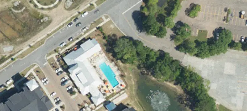 NNN Ground-Leased Retail Property