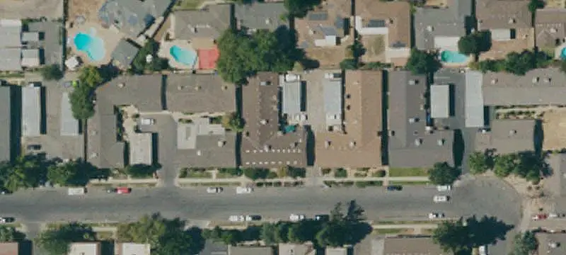 4-Unit Apartment Building