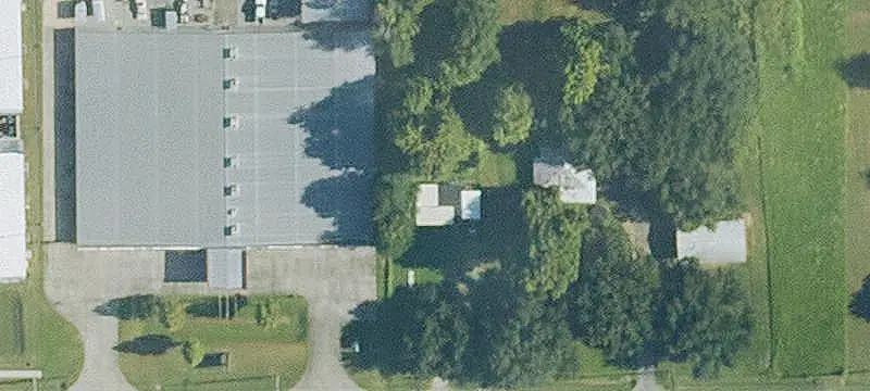 Storefront Suite with Pylon Space