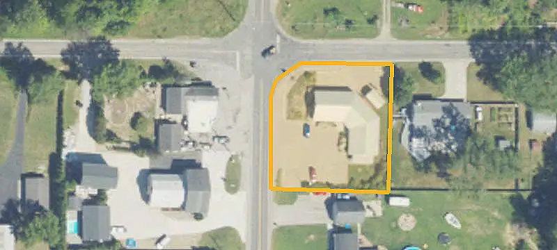 Multi-Structure Mixed-Use Property