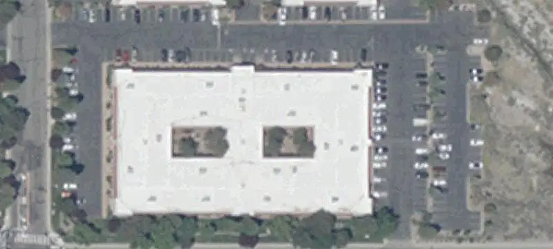Leased Office Building with Courtyards