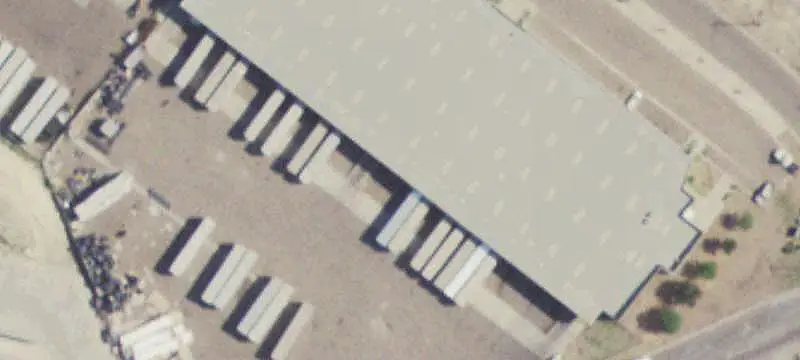 Distribution Center with Extensive Loading