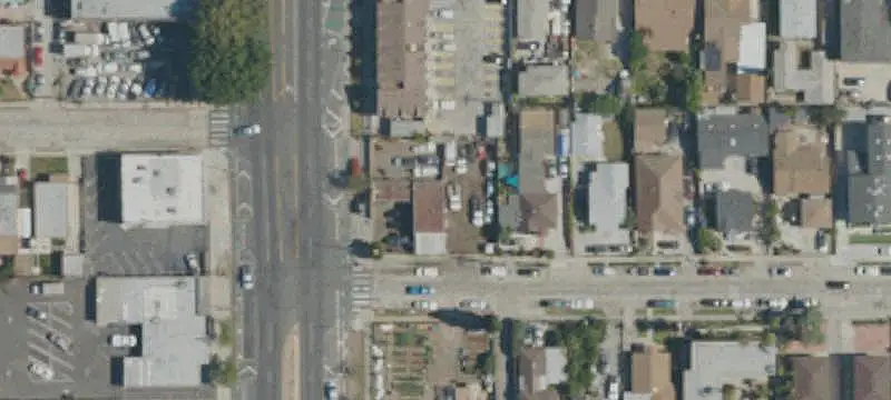Owner-User Auto Shop with Tenants