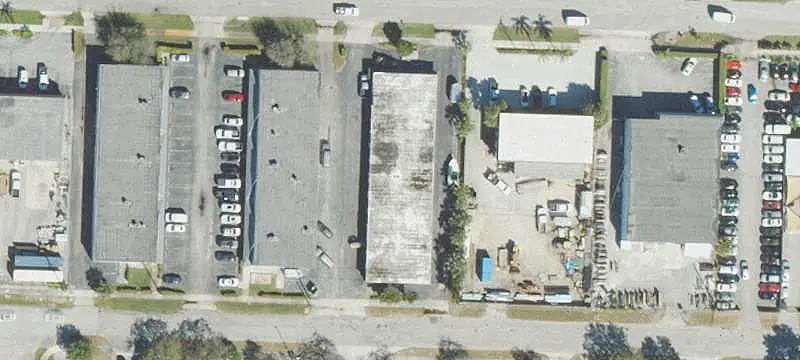 Small-Bay Warehouse Building
