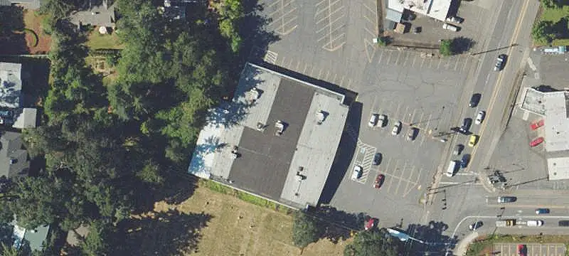 Retail Building with Signalized Access