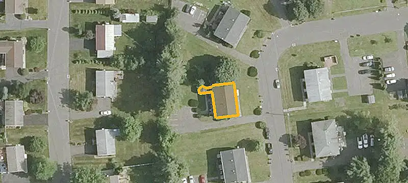 Three-Unit Triplex with Private Decks