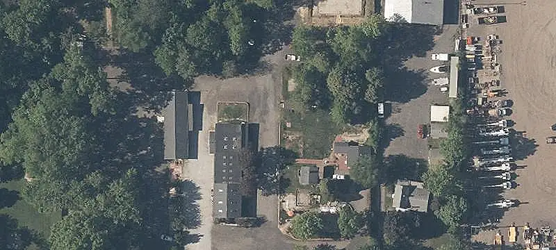 Manufacturing Property with Mechanics Pit