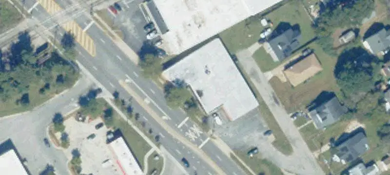 Flex Building with Grade-Level Door