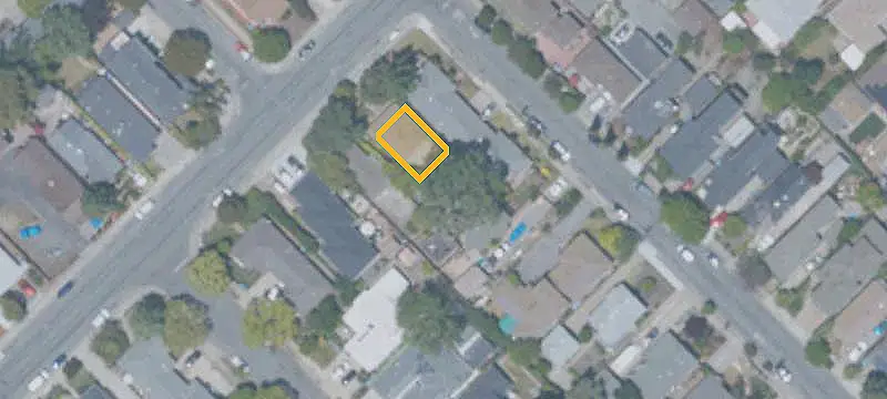 Corner Quadplex With Four Rentals
