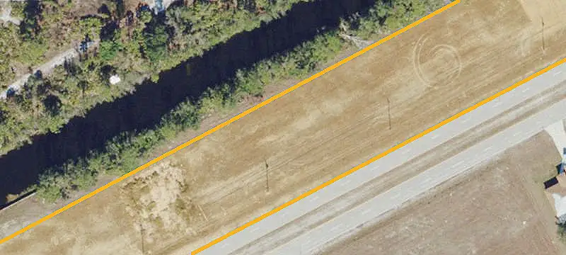 637 Wilmington Pkwy, Cape Coral, FL 33993
