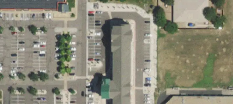 Single-Tenant Restaurant Building