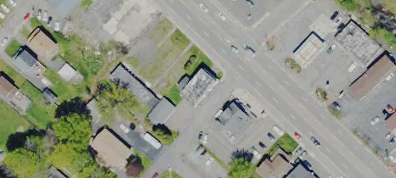 4-Unit Mixed-Use Building