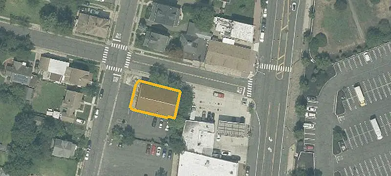 8-Unit Apartment Building