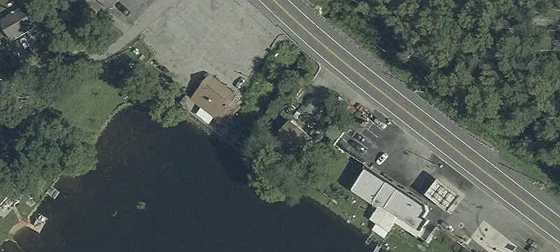 Lakefront Restaurant with Liquor License