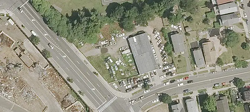 Auto Shop with Spray-Paint Room