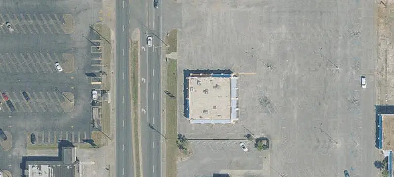 New Anchored Shopping Center