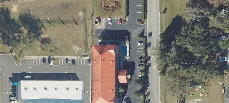 Branded Motel Near I-75