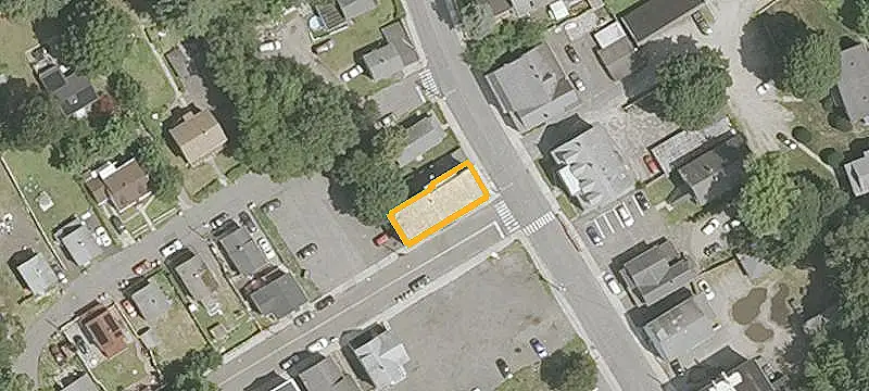 6-Unit Apartment Building