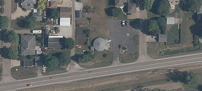 Octagonal Salon Building
