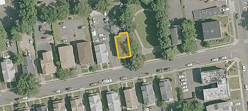 5-Unit Brick Apartment Building