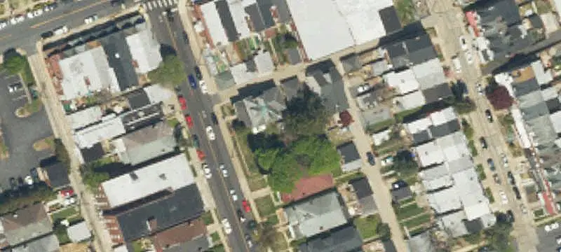 6-Unit Apartment Building