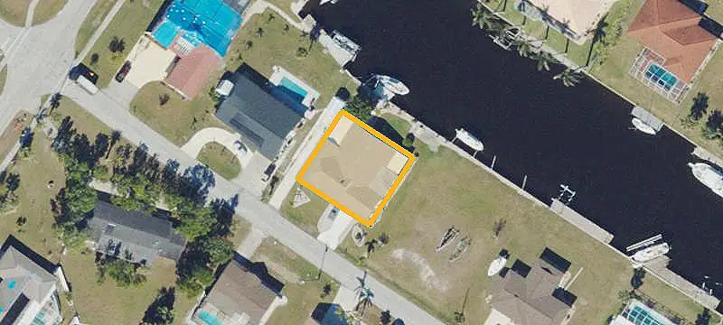 Sailboat-Access Waterfront Land