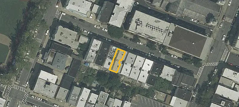 6-Unit Apartment Building