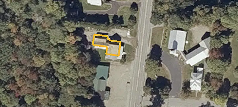 6-Unit Apartment Building
