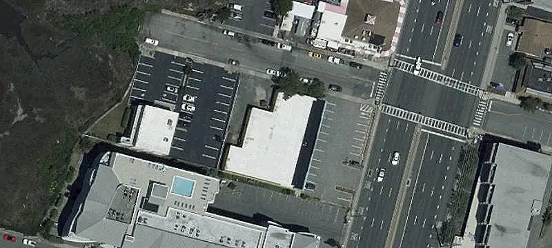 Subdividable Retail Building