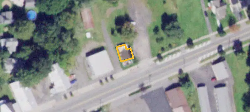 Restaurant with Adjacent Lot