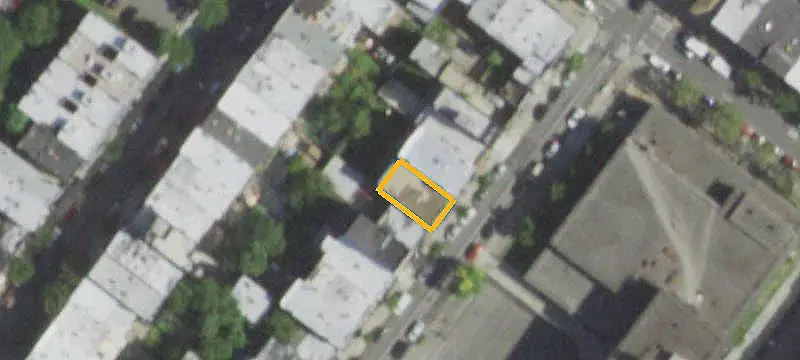 6-Unit Apartment Building