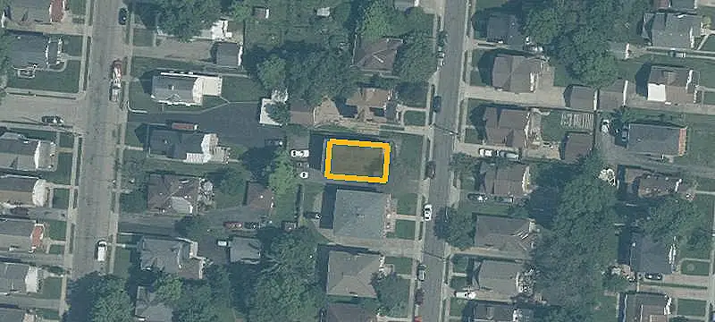 8-Unit Brick Apartment Building