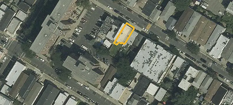 8-Unit Apartment Building