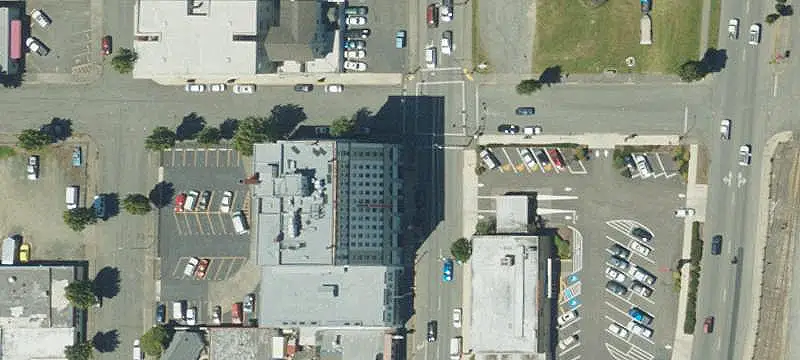 Mixed-Use Building with Guest Housing