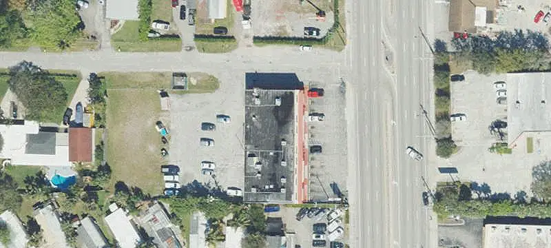 Shopping Center with Long-Term Tenants