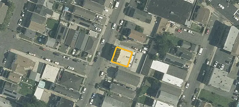6-Unit Apartment Building