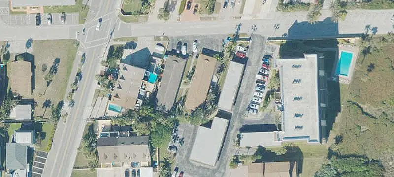 8-Unit Apartment Building