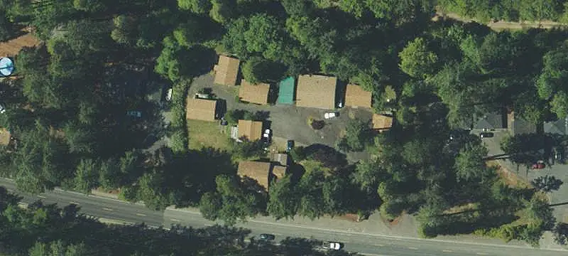10-Unit Riverfront Apartment Community