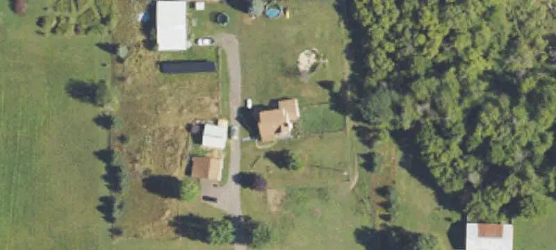 Equestrian Farm With Horse Barn