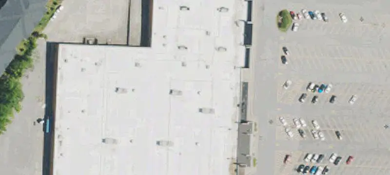 Shopping Center with Anchor Space