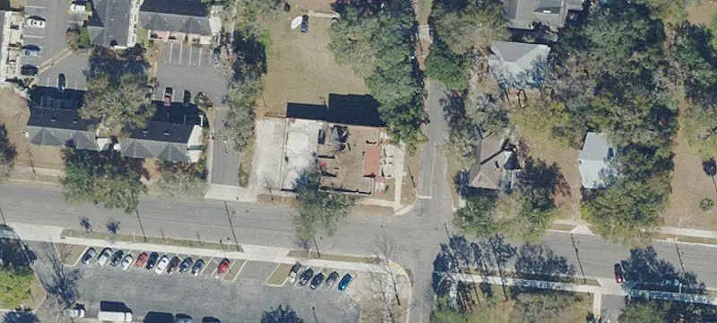 Six-Unit Apartment Building