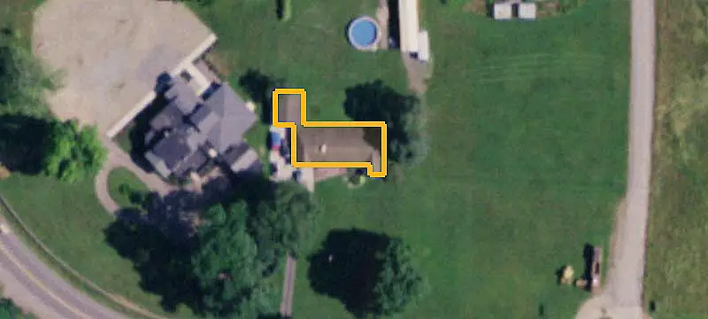 Mixed-Use Property with Apartment