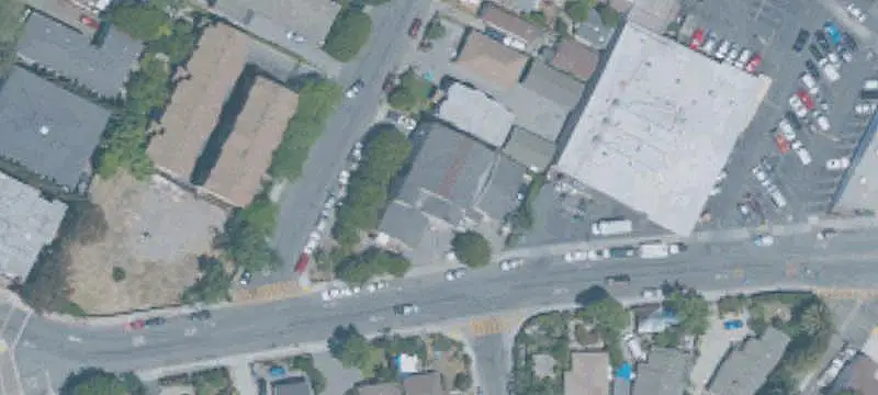 1990 Sprinklered Apartment Building