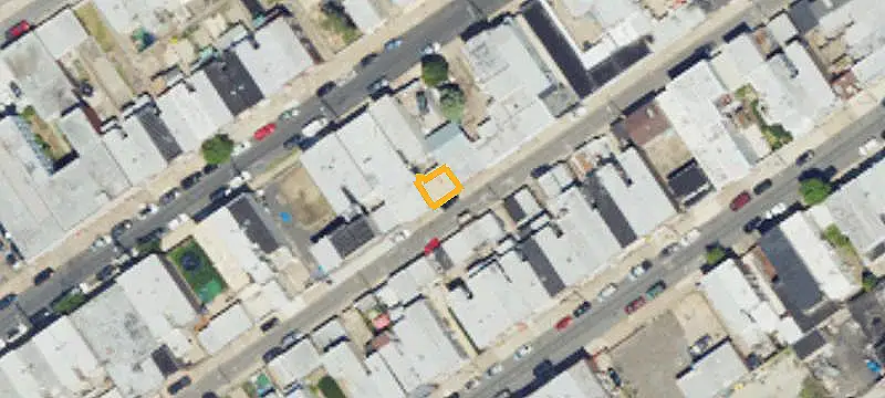 Bi-Level Flex Space with Garage