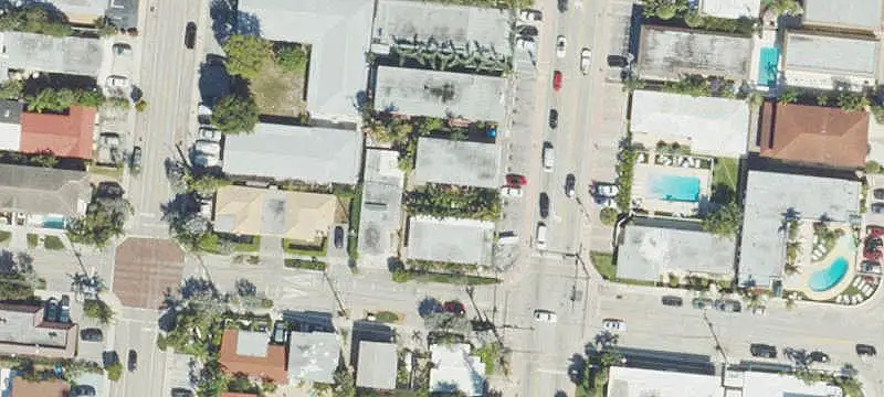 20-Unit Apartment Building Near Beach