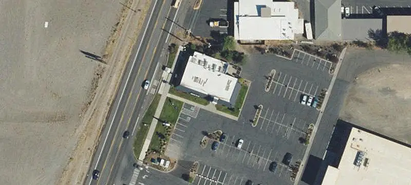 Open-Plan Shopping Center