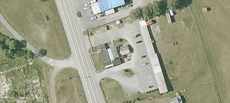 Motel with Kitchen-Equipped Studios