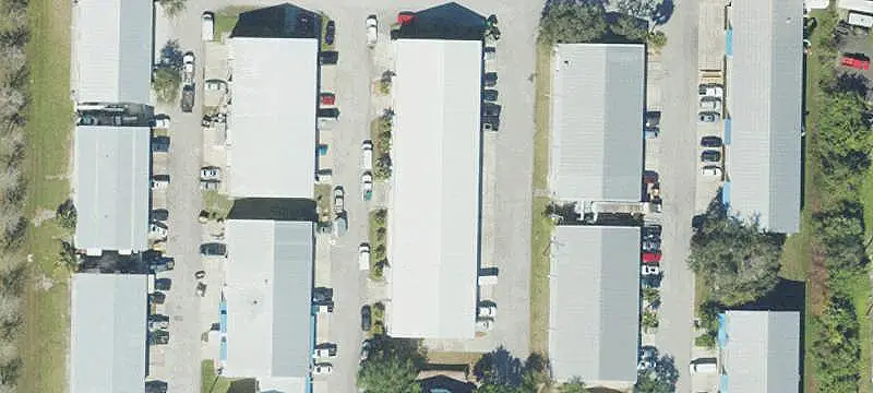 Freestanding Warehouse with Grade-Level Access