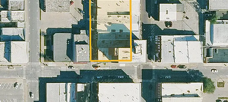Flex Building with Garage Space