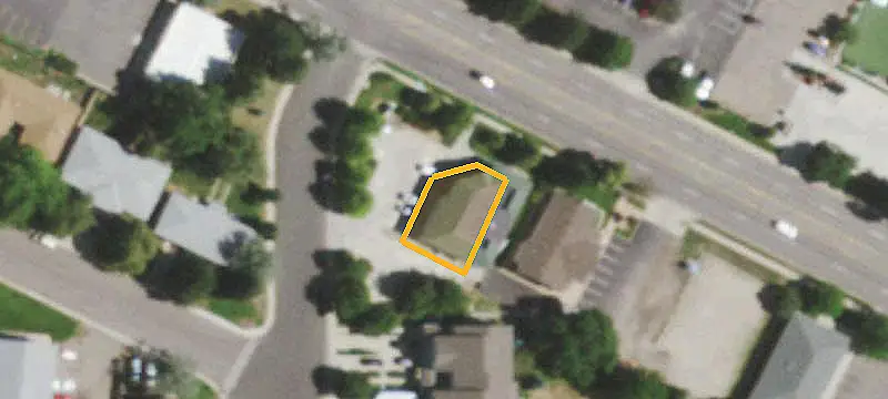 Standalone Multi-Tenant Office Building